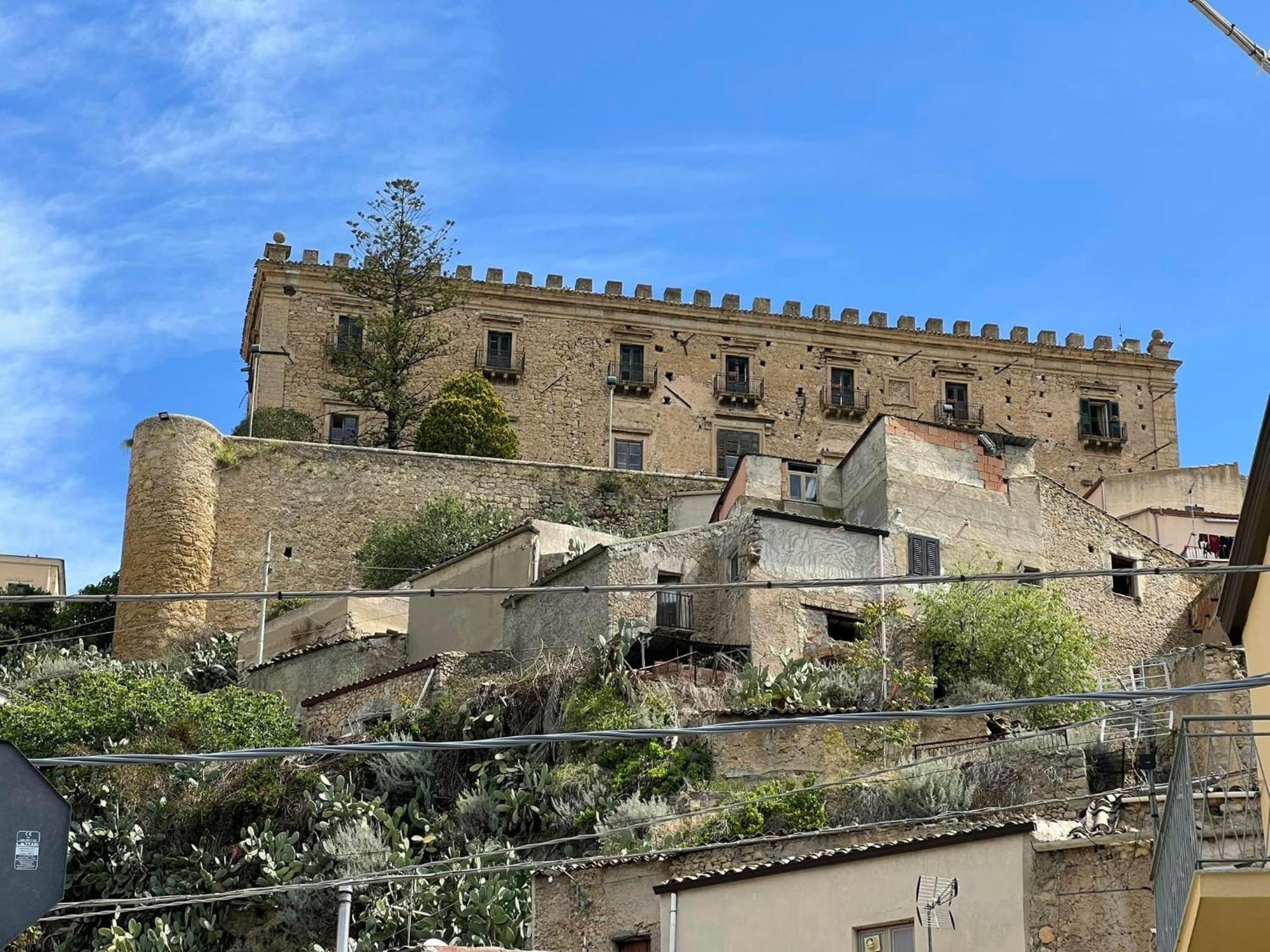 Casa Vacanza Helios Leonforte المظهر الخارجي الصورة